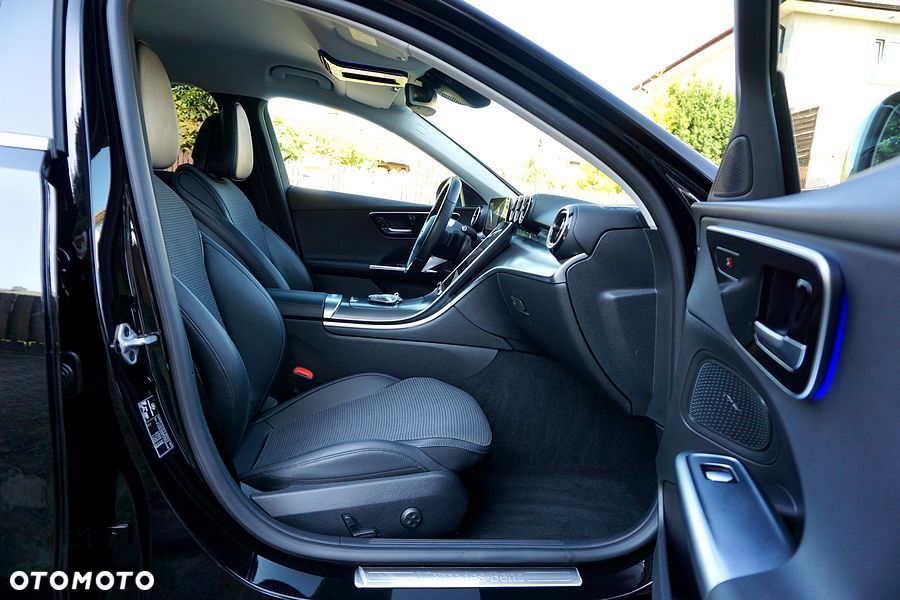 Mercedes-Benz Klasa C 220 d 9G-TRONIC - 27