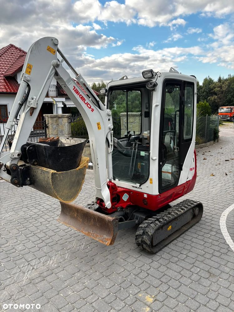 Takeuchi Tb216 - 5