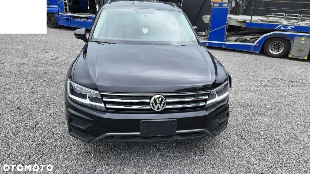 Volkswagen Tiguan - 1