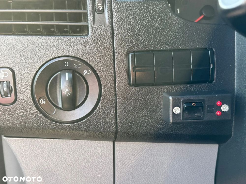 Volkswagen CRAFTER BLIŻNIAKI KONTENER WINDA KLIMATYZACJA - 12