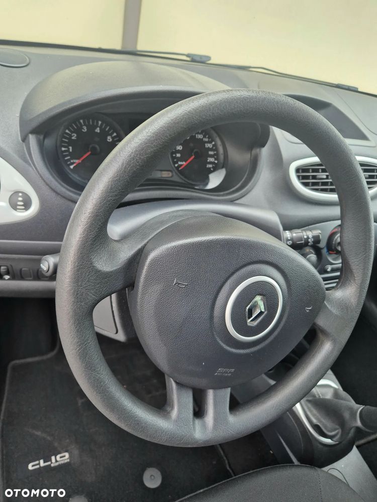 Renault Clio 1.2 16V 75 Yahoo - 14
