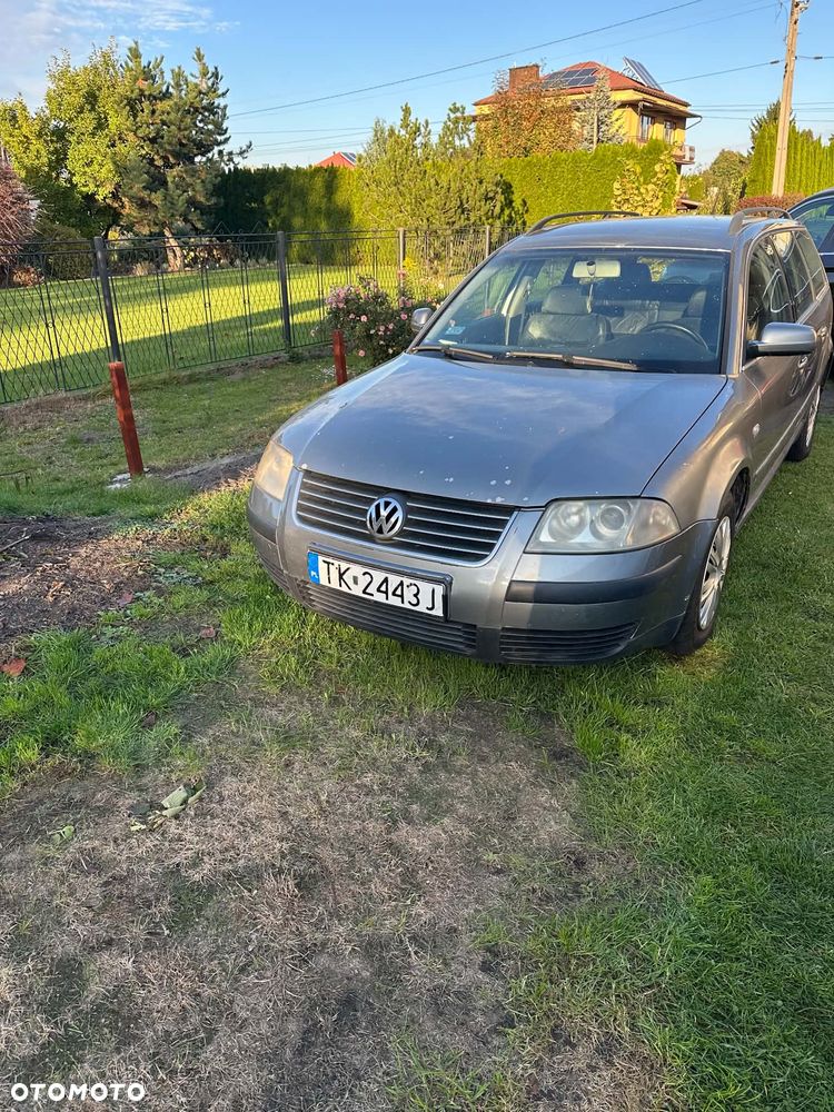 Volkswagen Passat - 1