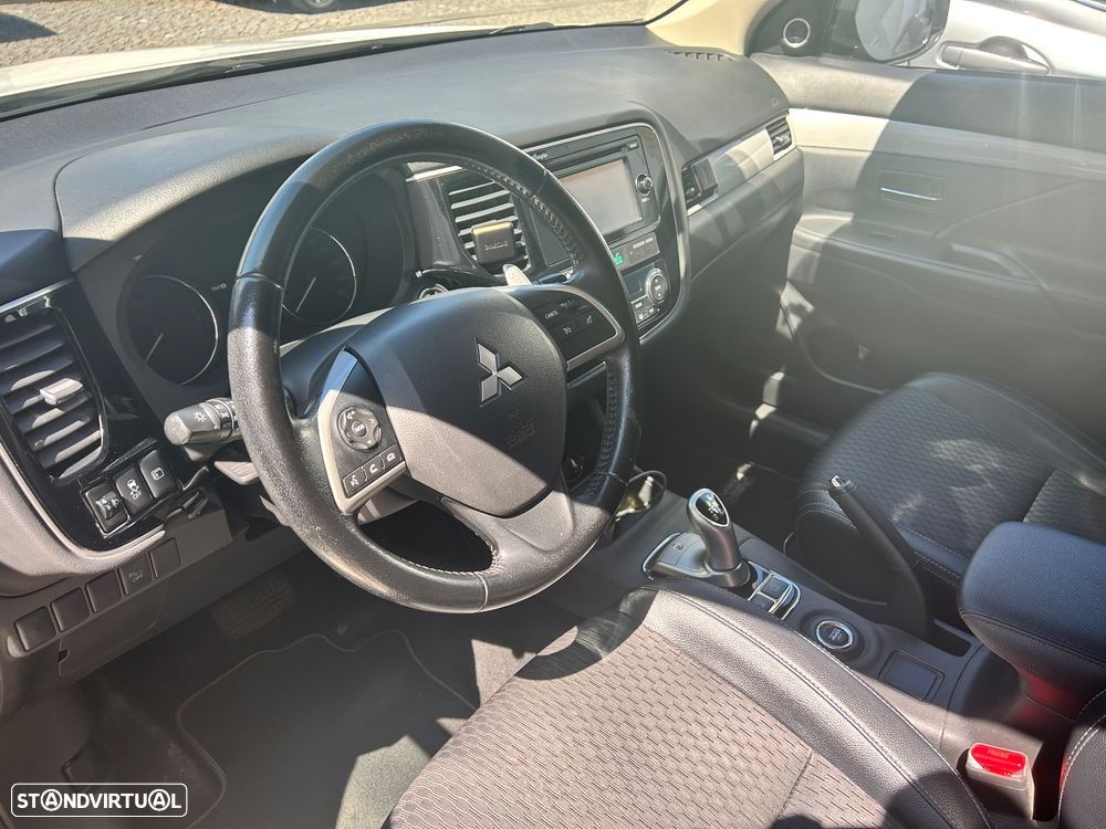 Mitsubishi Outlander - 6