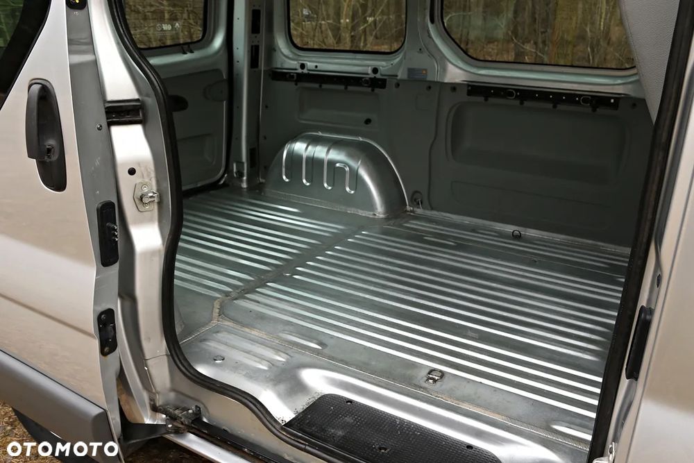 Renault Trafic - 28