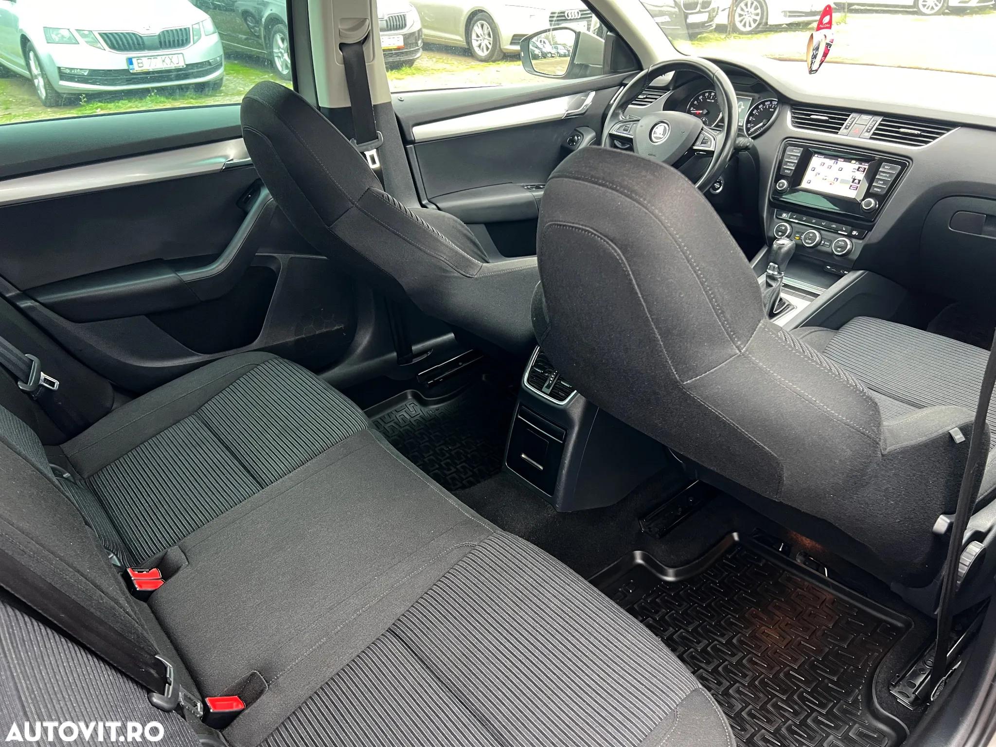 Skoda Octavia 1.6 TDI DSG Ambition - 25
