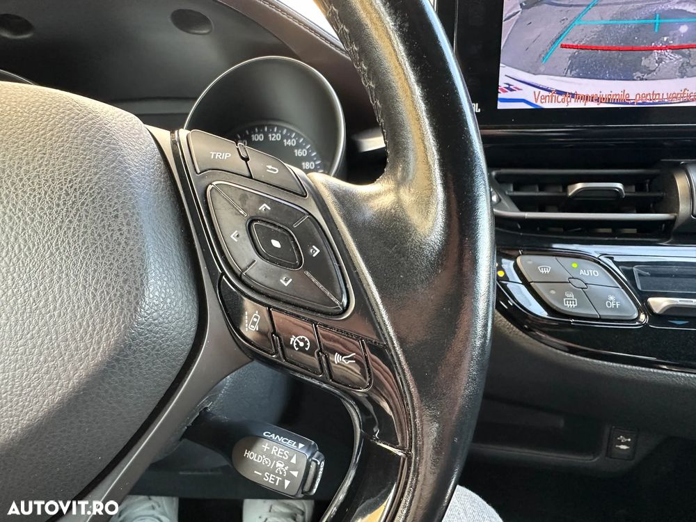 Toyota C-HR ver-1-8-hsd-122-cp-4x2-cvt-style - 14