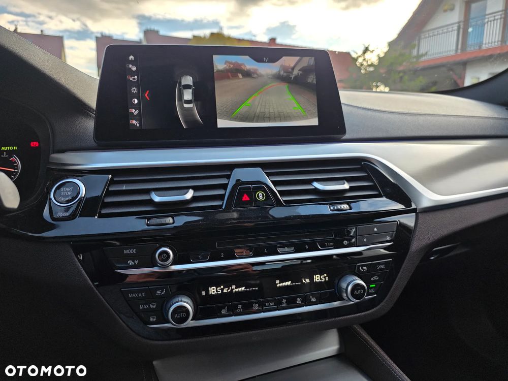 BMW Seria 5 520d Luxury Line - 10