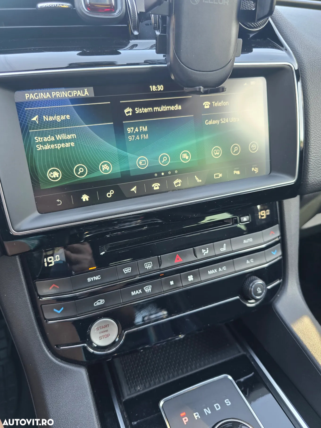 Jaguar F-Pace 25d AWD Aut. R-Sport - 11