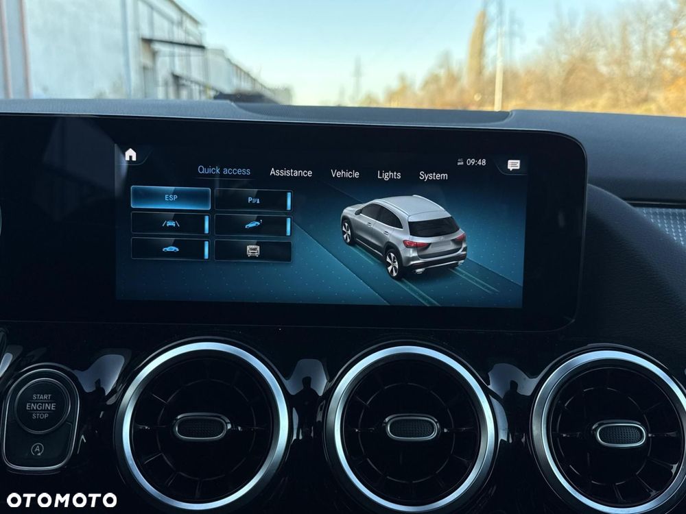 Mercedes-Benz GLA - 24