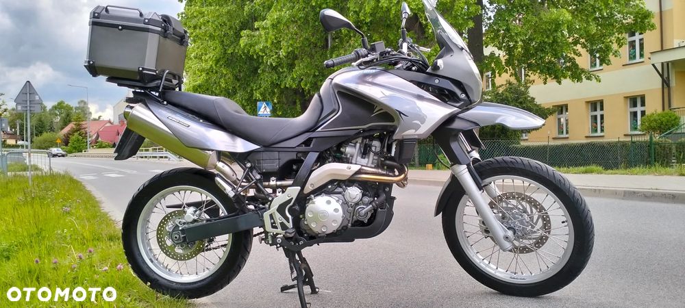 Aprilia Pegaso - 1