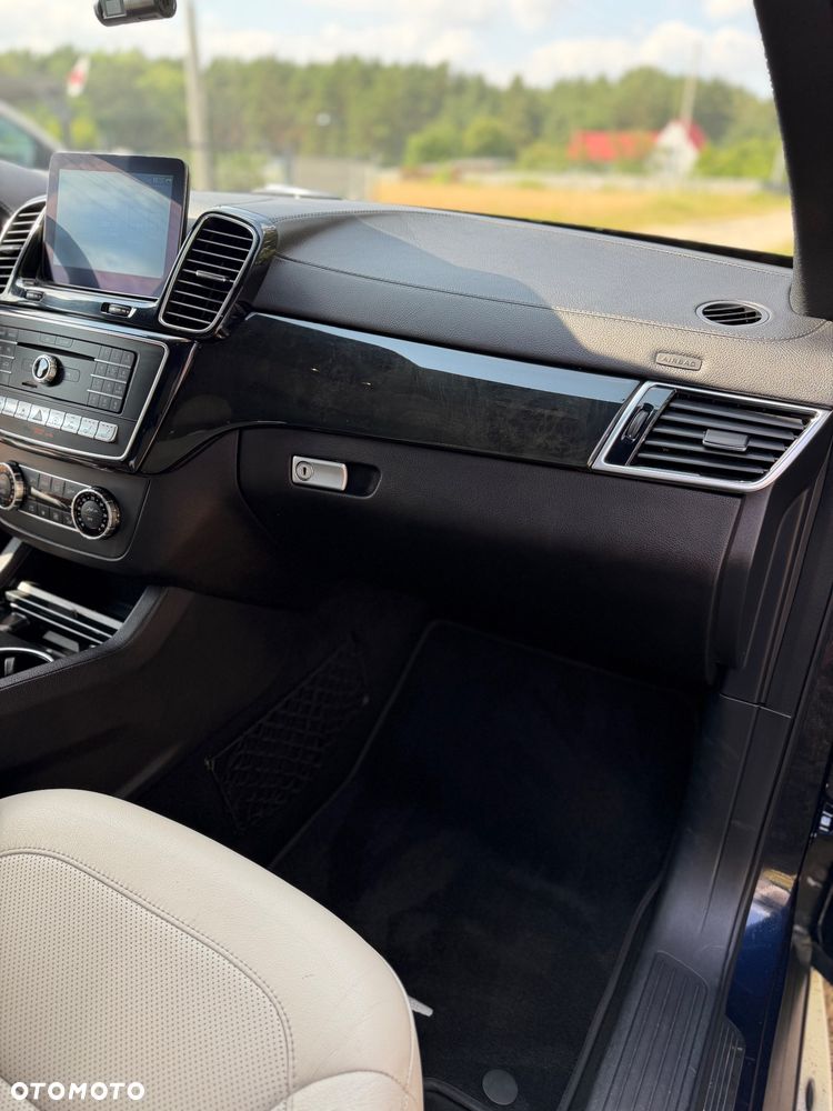 Mercedes-Benz GLS - 17