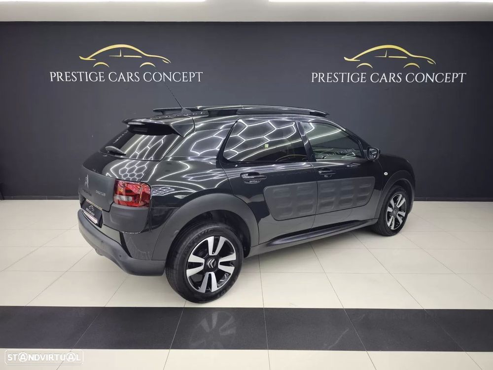 Citroën C4 Cactus 1.5 BlueHDi Shine Pack — fotografia 3