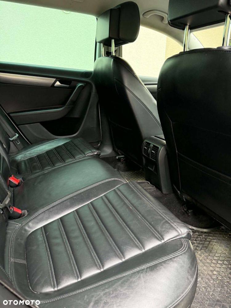 Volkswagen Passat Variant 2.0 TDI 4Mot Highline DSG - 19