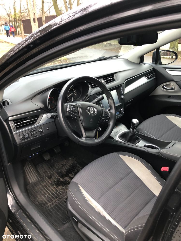 Toyota Avensis 2.0 D-4D Premium - 7
