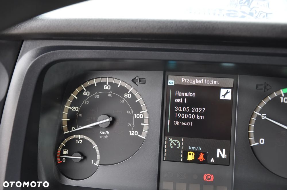 Mercedes-Benz Actros - 22