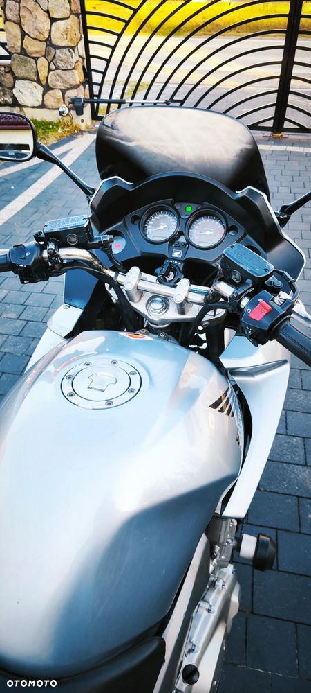 Honda CBF - 10