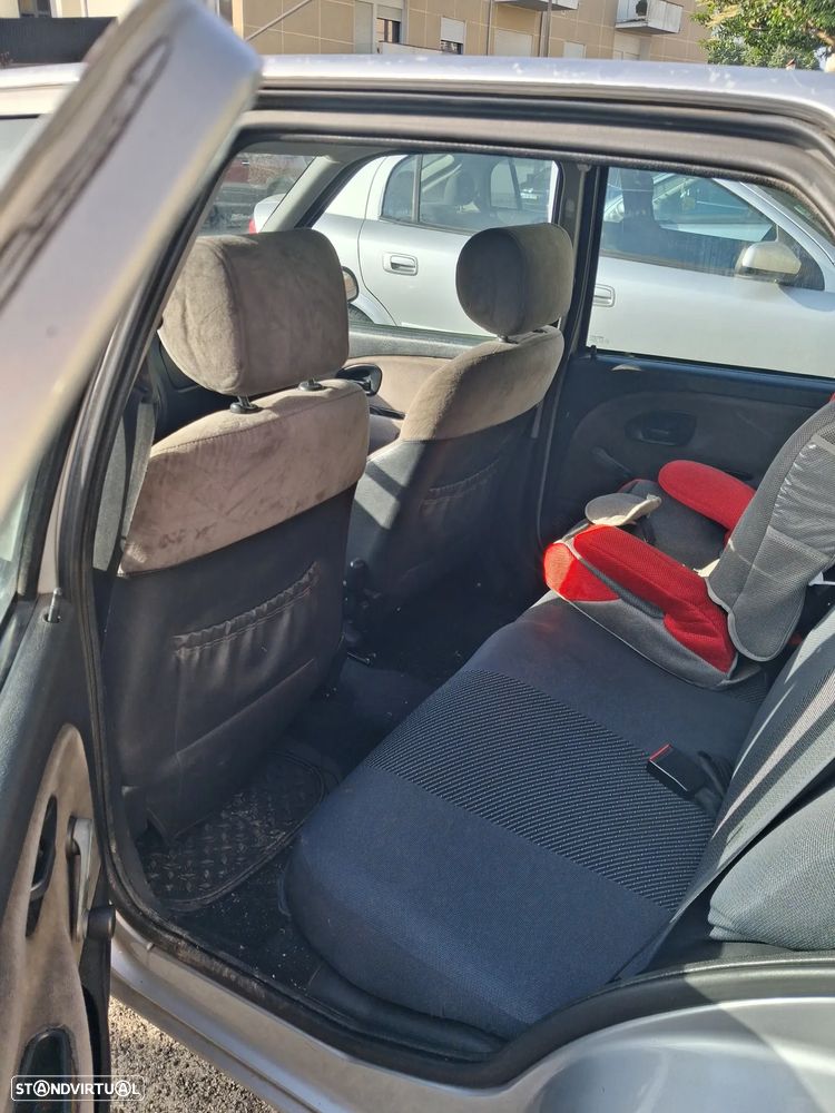 Citroën Saxo 1.5 D Exclusive - 3