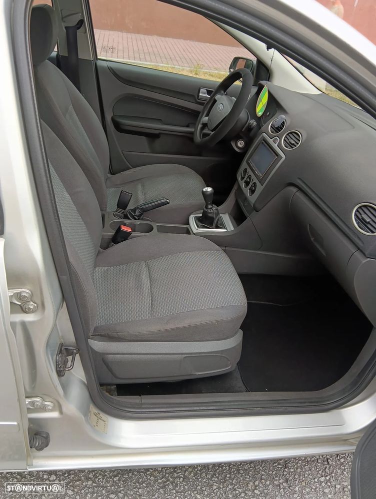 Ford Focus SW 1.6 TDCi Sport — fotografia 5