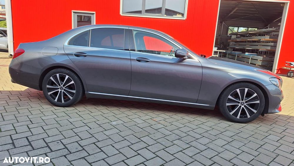 Mercedes-Benz E 220 d Aut. - 8