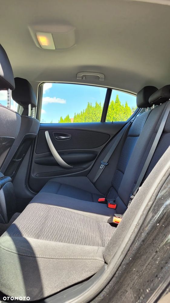 BMW Seria 1 120d - 24