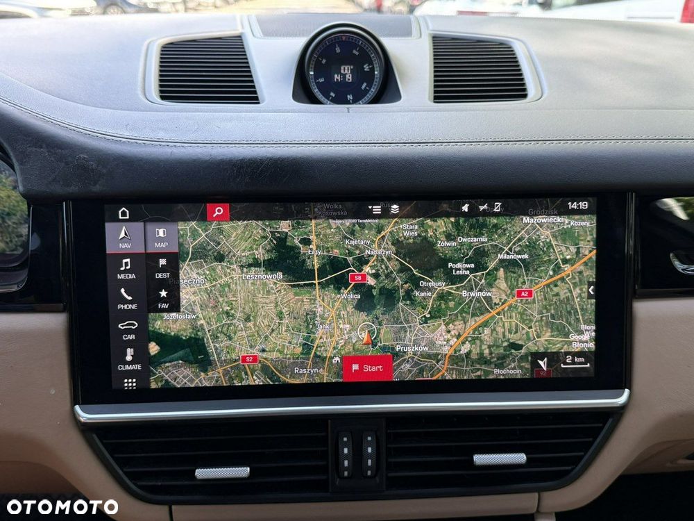 Porsche Cayenne - 27