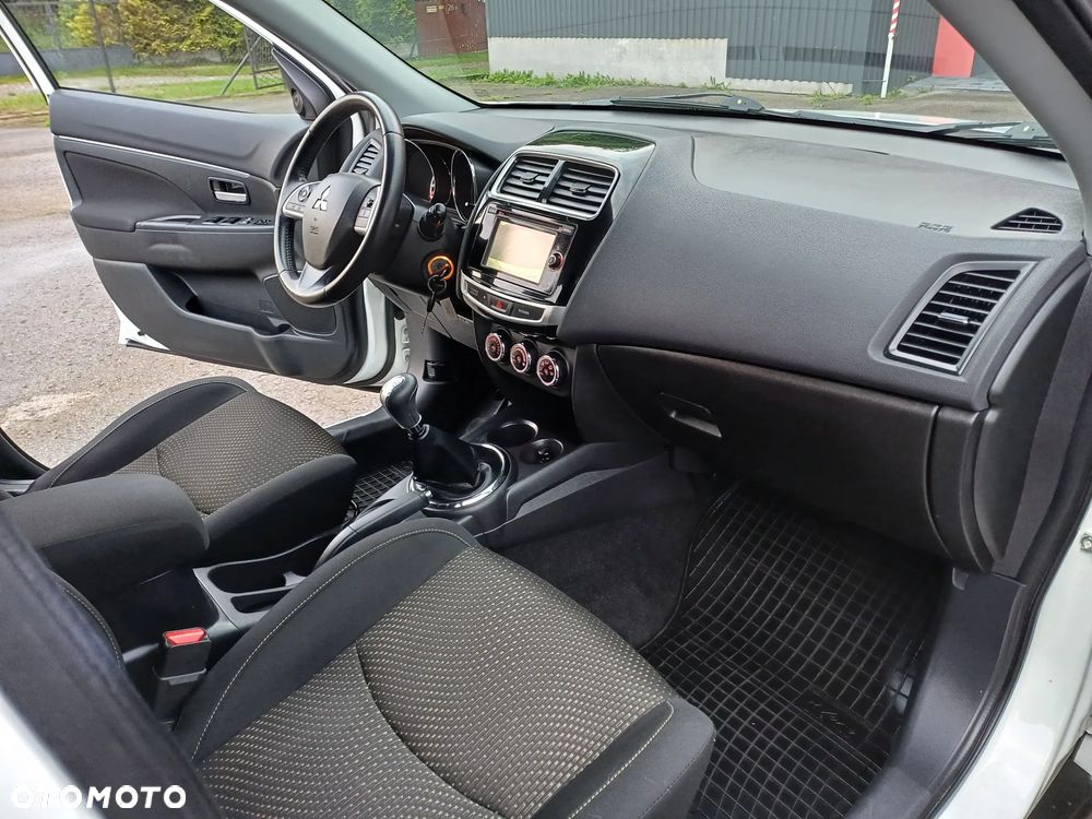Mitsubishi ASX 1.6 2WD Plus - 16