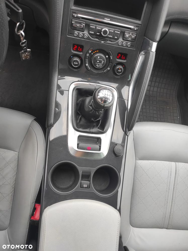 Peugeot 3008 1.6 THP Allure - 27