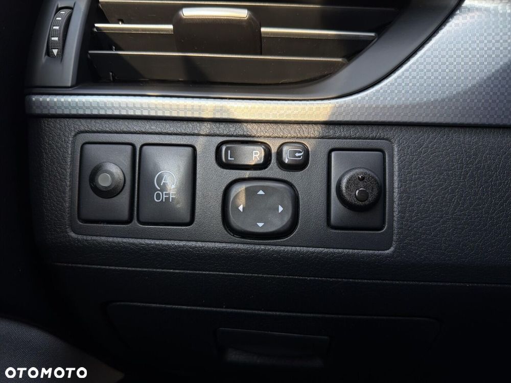 Toyota Avensis 2.0 D-4D Premium - 10