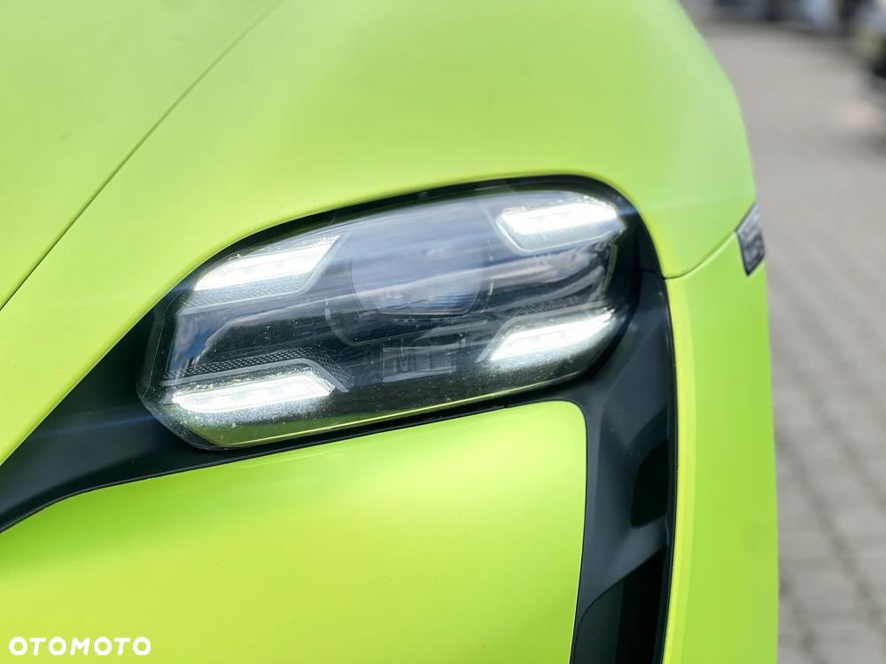 Porsche Taycan 4S - 11