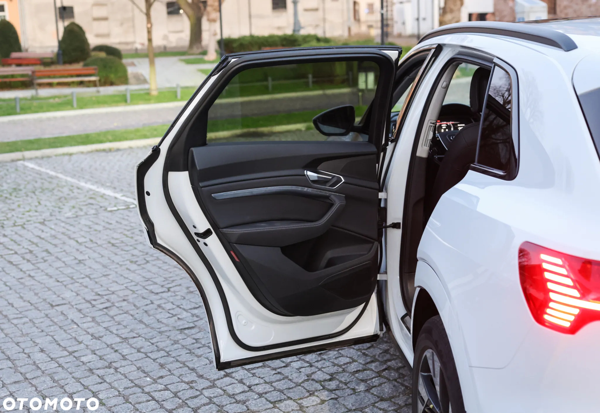 Audi e-tron 55 Quattro S Line - 25