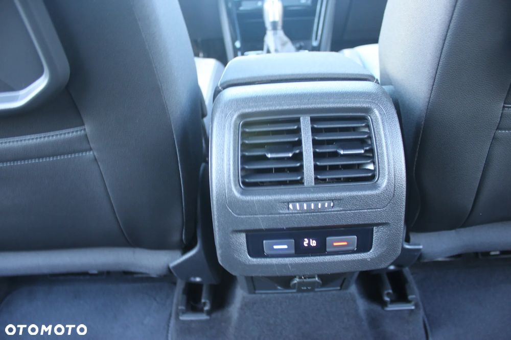 Volkswagen Touran - 21