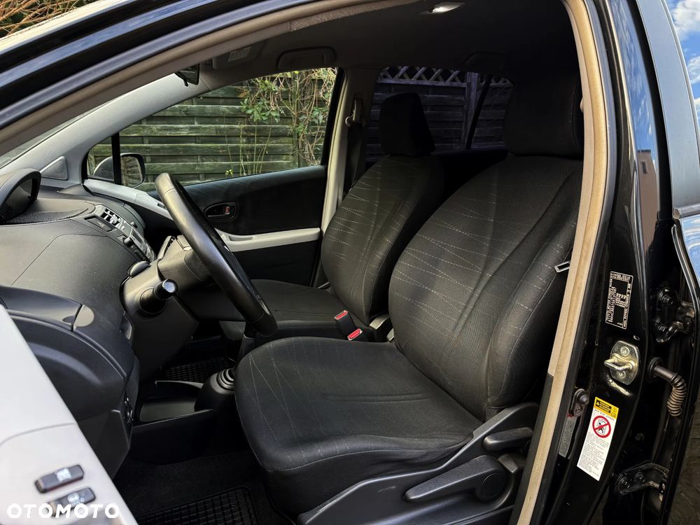 Toyota Yaris 1.3 Edition S - 15