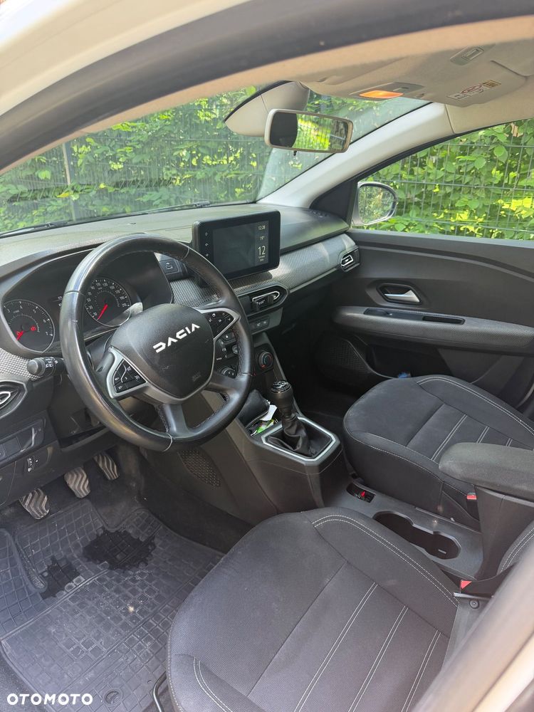 Dacia Sandero - 8