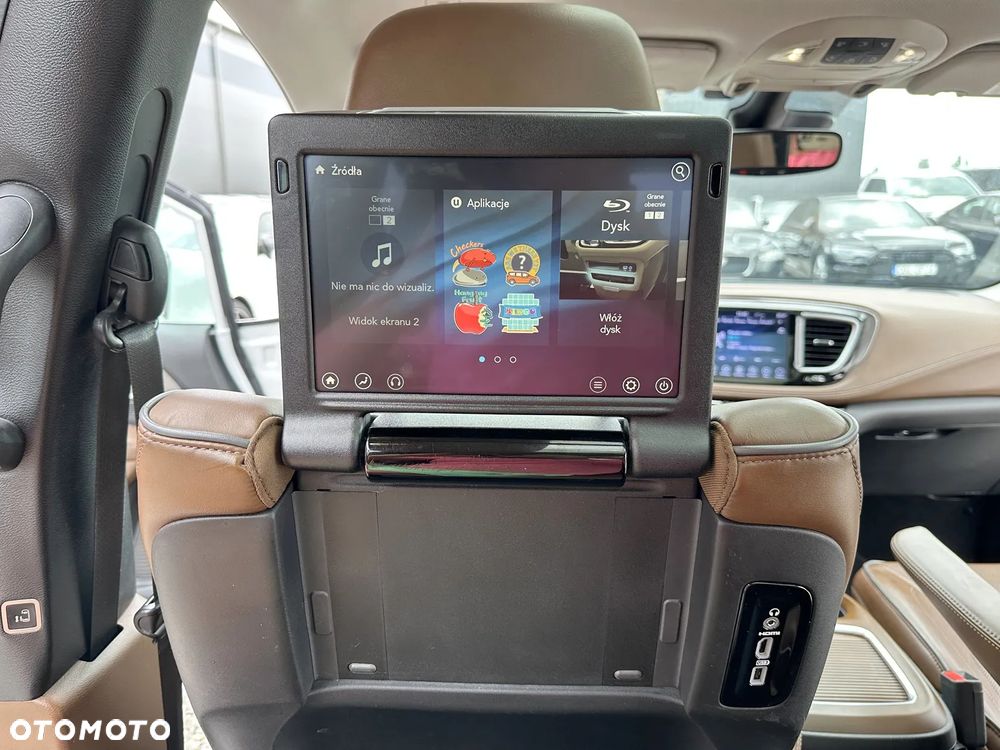 Chrysler Pacifica - 13
