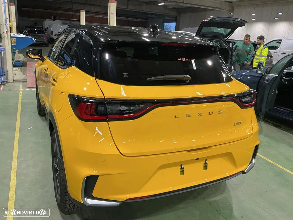 Lexus LBX Cool - 2