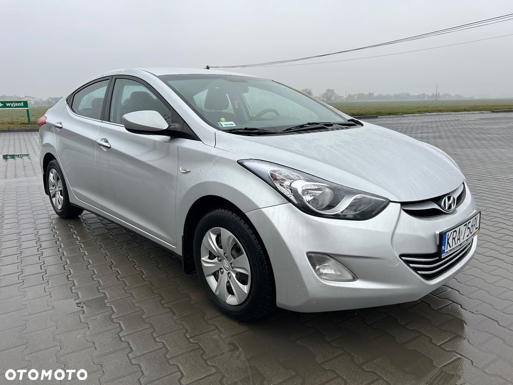 Hyundai Elantra 1.6 Comfort - 3