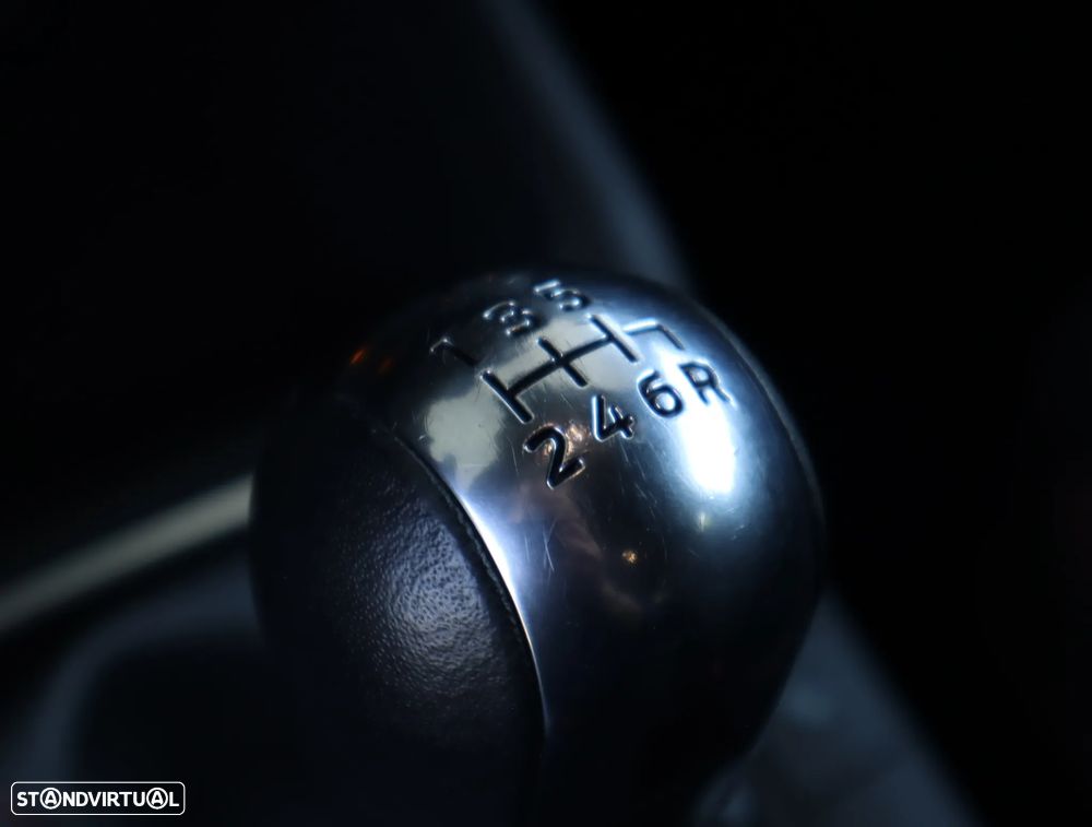 Ford Focus 1.0 EcoBoost MHEV ST-Line Style SIP - 36