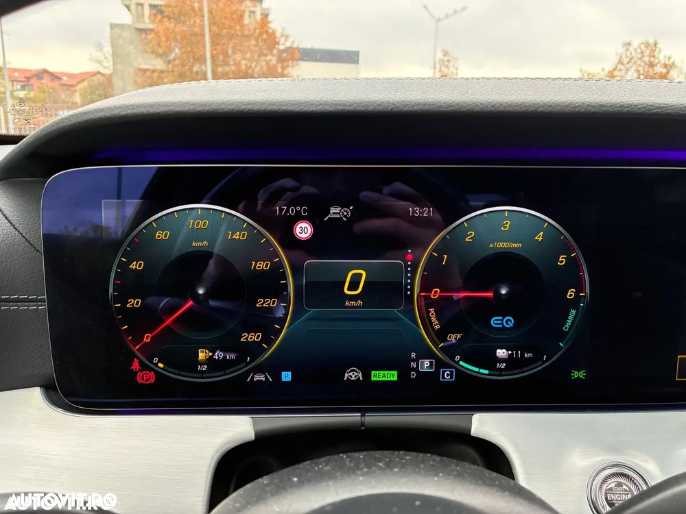 Mercedes-Benz E 300 de 4Matic 9G-TRONIC AMG Line - 36