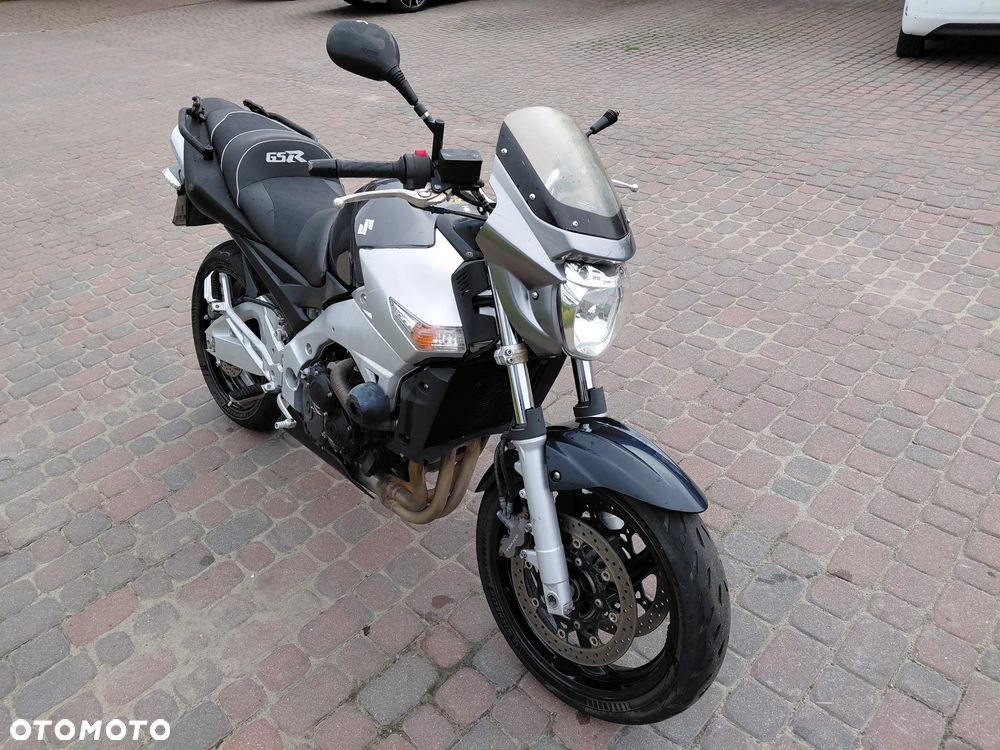 Suzuki GSR - 7