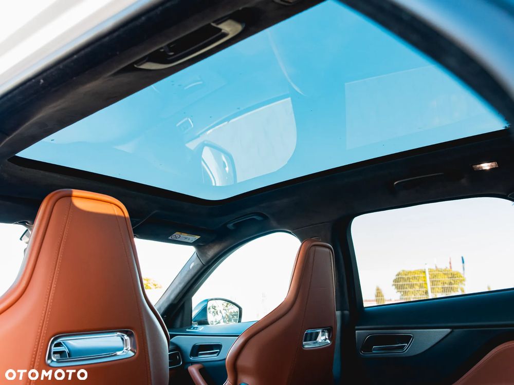 Jaguar F-Pace 5.0 V8 S/C AWD SVR - 39