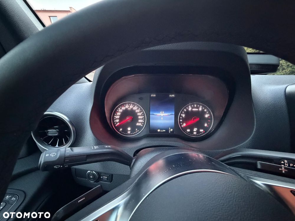 Mercedes-Benz Sprinter - 21