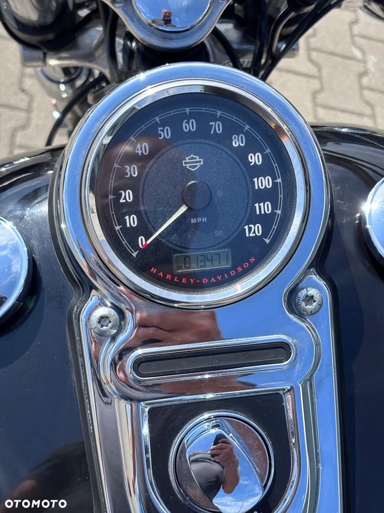 Harley-Davidson Dyna Super Glide - 11