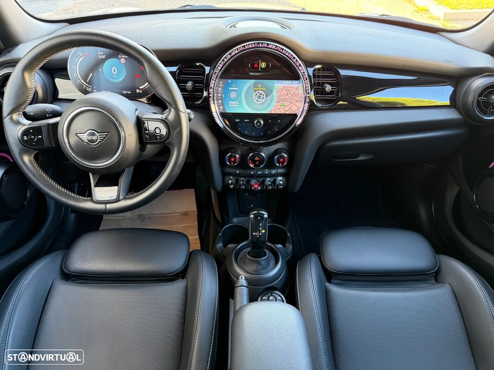 MINI 5 Portas Cooper Premium Extra Essential Auto - 7