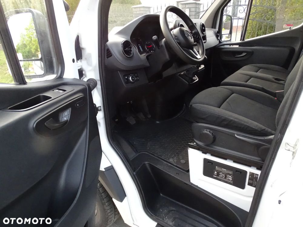Mercedes-Benz SPRINTER - 21