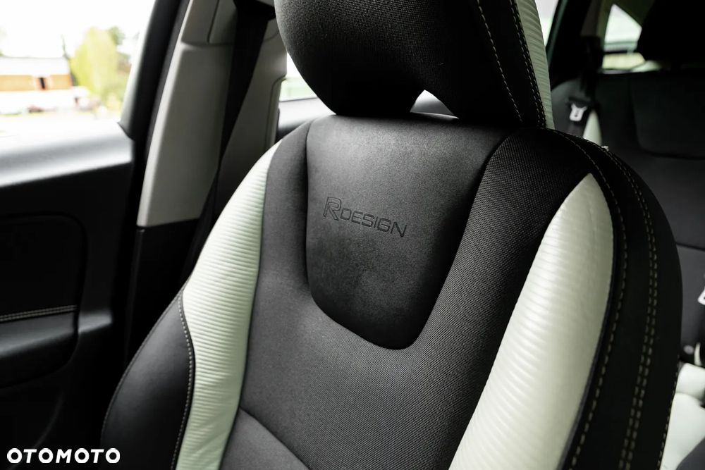 Volvo V60 D3 Geartronic RDesign - 18
