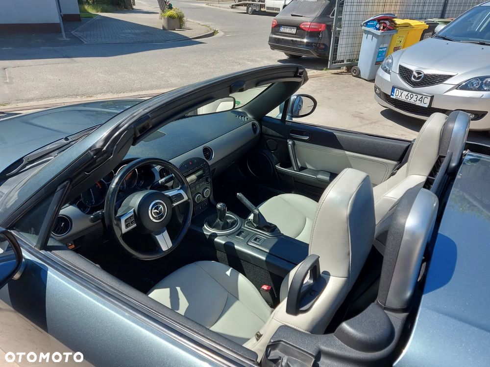 Mazda MX-5 1.8 MZR Roadster Coupe Kaminari - 24