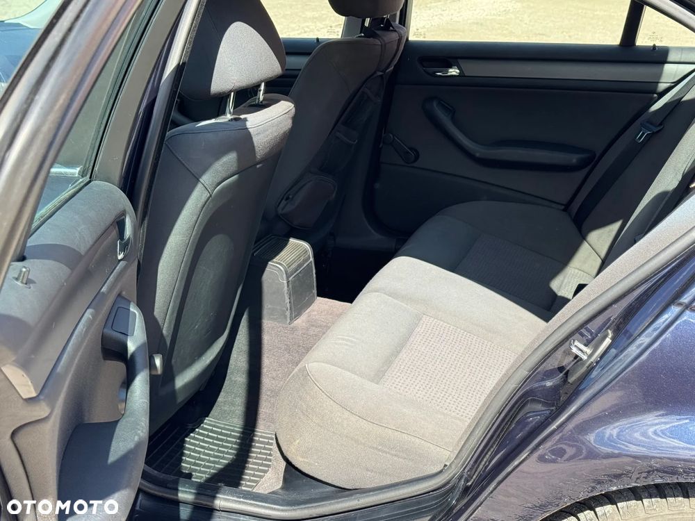 BMW Seria 3 316i - 10