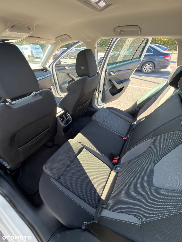 Skoda Octavia 2.0 TDI DSG 4x4 Style - 22