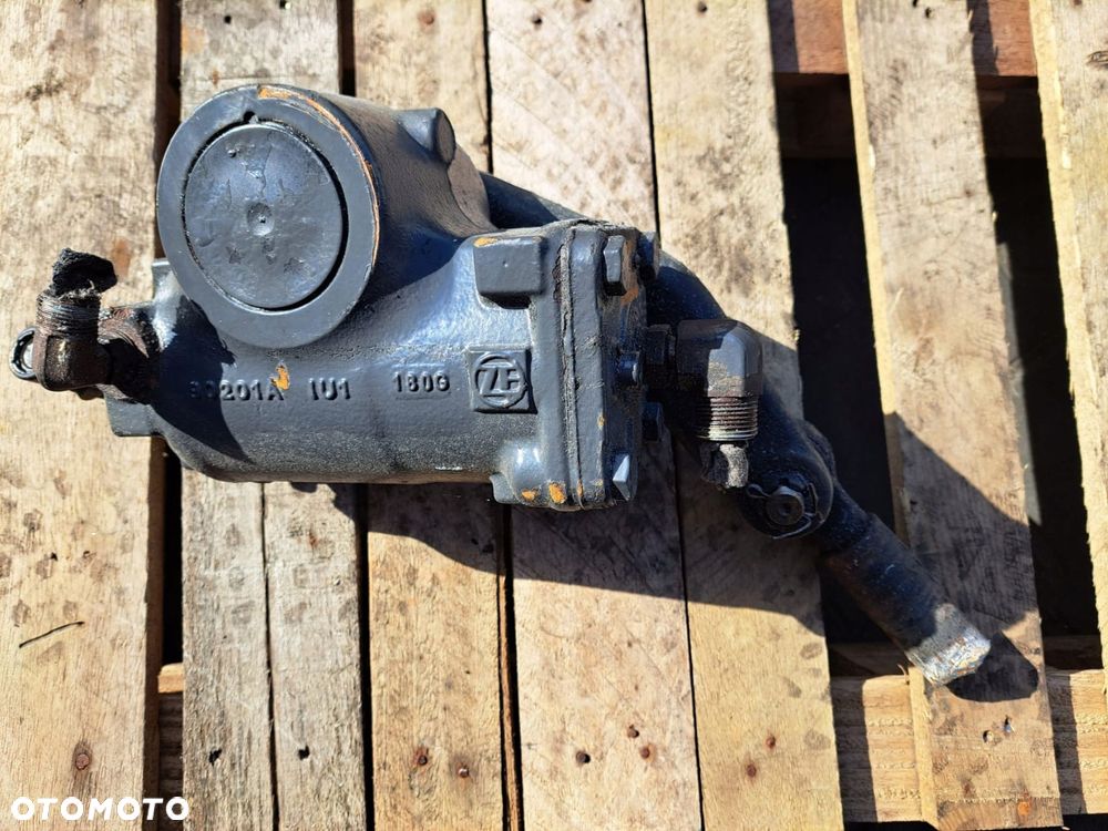 KOLUMNA KIEROWNICZA DO MAN RENAULT IVECO - 1