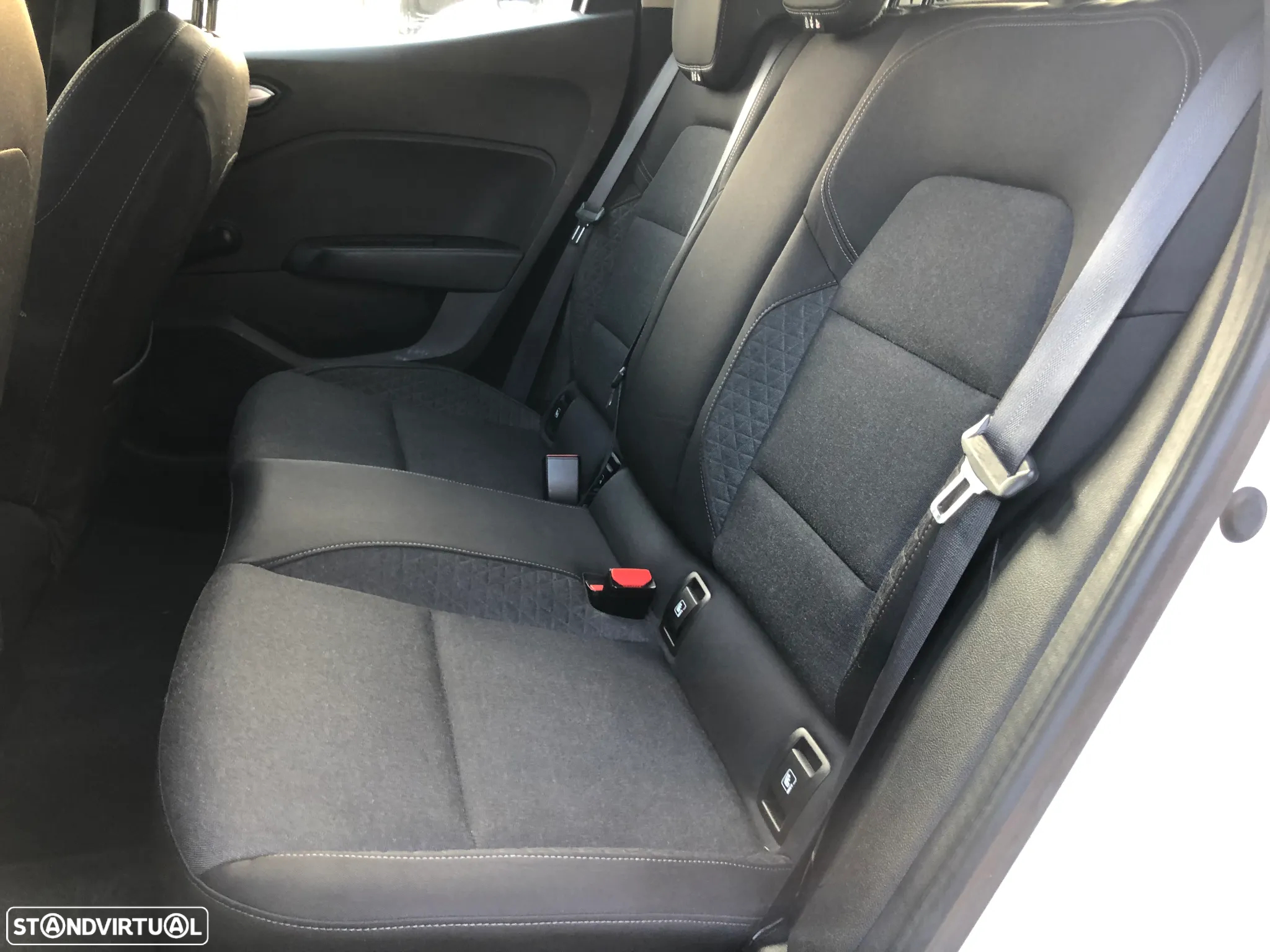 Renault Clio TCe 100 BUSINESS EDITION - 17
